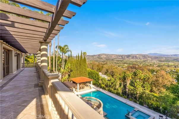 Exterior, Pool, Other