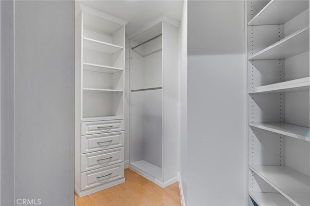 Interior, Walk-in Closets, Wood Texture Flooring