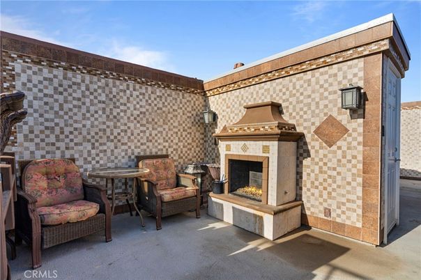 Exterior, Fireplace