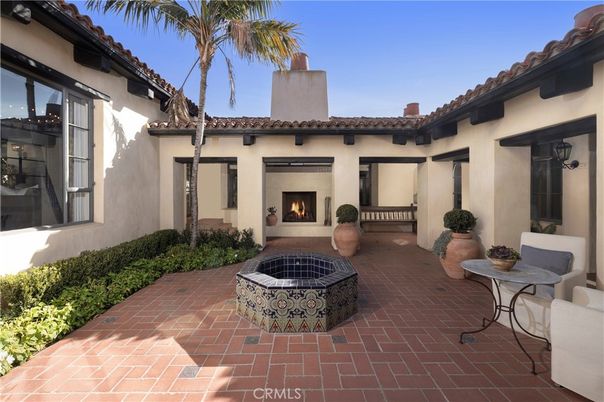 Exterior, Fireplace