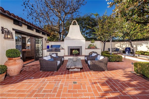 Exterior, Fireplace