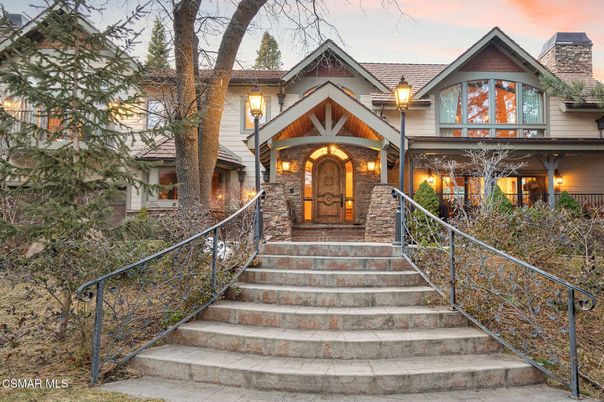 Exterior, Facade, Queen Anne Victorian