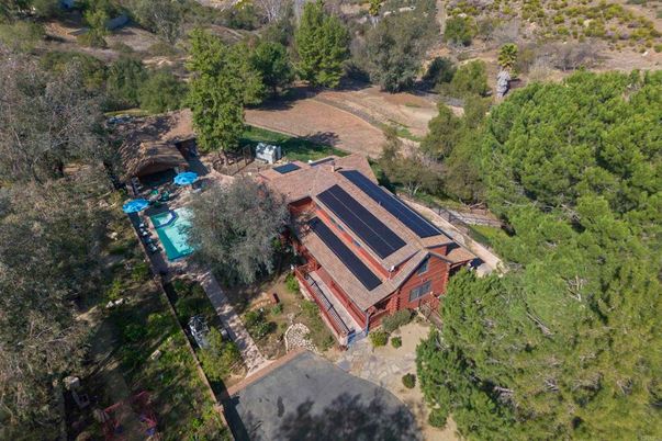 Exterior, Drone