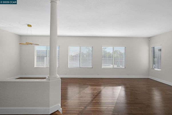 Empty room, Interior, Pendant Lights, Wood Texture Flooring
