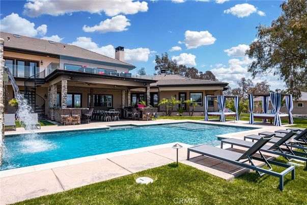 Exterior, Playground, Pool