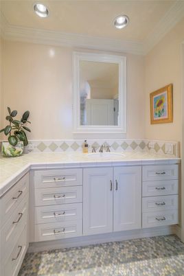 Bathroom, Interior, Recessed Lighting