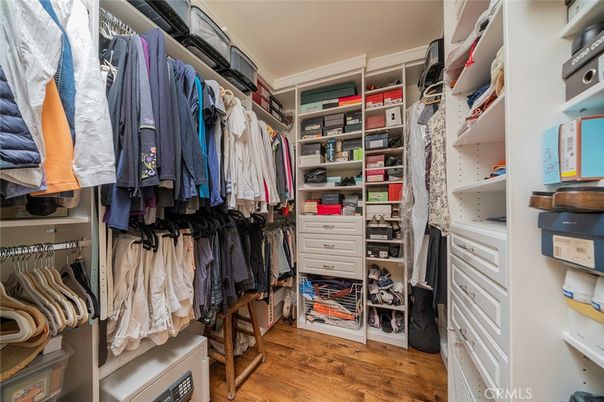 Interior, Walk-in Closets, Wood Texture Flooring