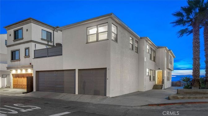 Attached, Exterior, Facade, Rowhouse