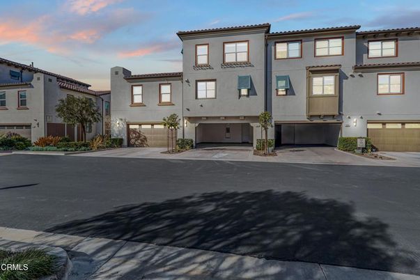 Attached, Exterior, Facade, Mediterranean