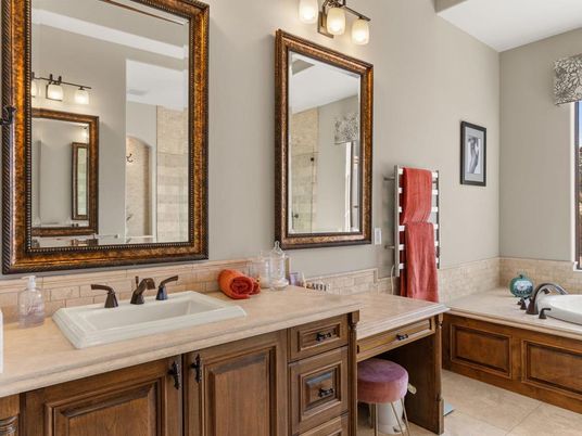 Bathroom, Dual Sink Vanities, Interior