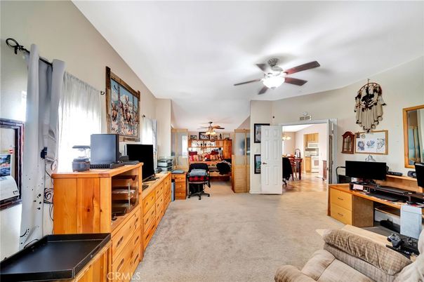 Home Office, Interior