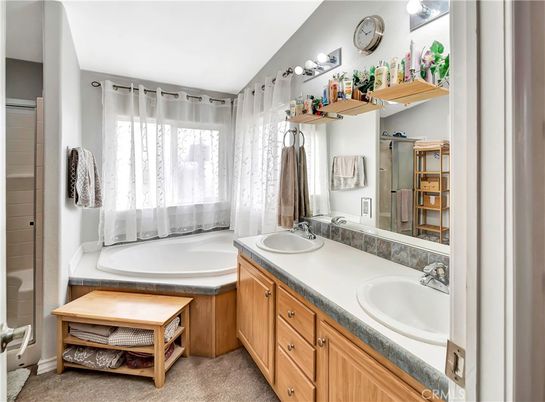 Bathroom, Dual Sink Vanities, Interior
