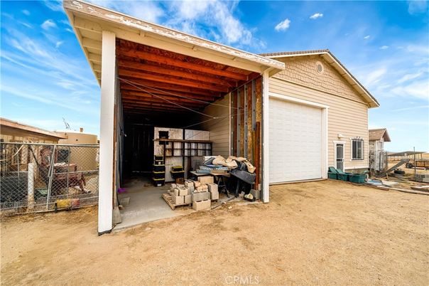 Detached Garage, Exterior