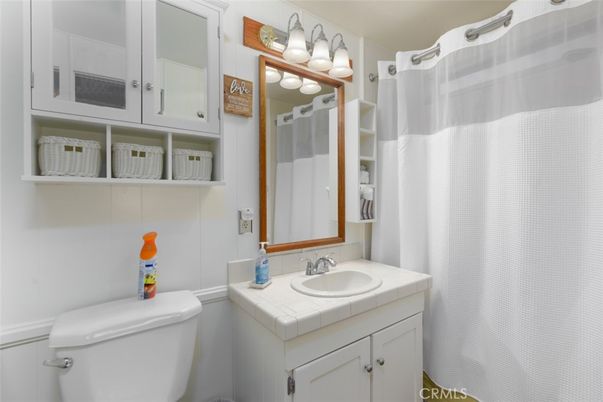 Bathroom, Interior, Tile Countertops
