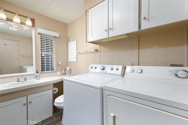 Interior, Washer, Wood Texture Flooring