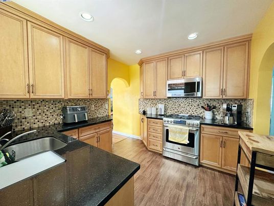 Interior, Kitchen, Recessed Lighting, Wood Texture Flooring