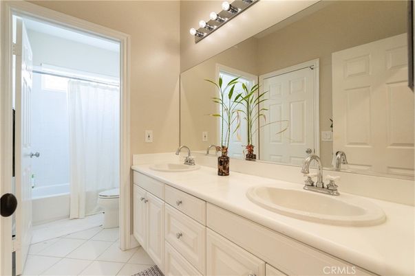 Bathroom, Dual Sink Vanities, Interior