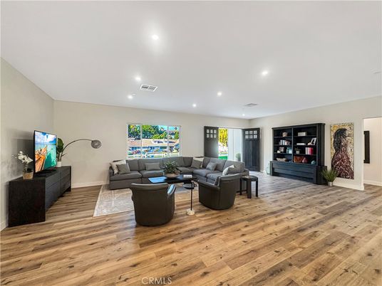 Interior, Living room, Recessed Lighting, Wood Texture Flooring
