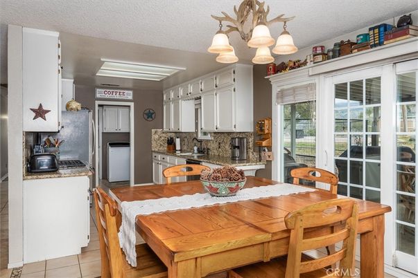 Chandelier, Dining room, Interior, Kitchen