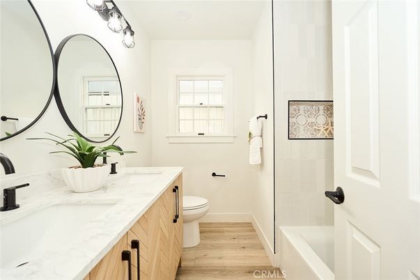 Bathroom, Dual Sink Vanities, Interior, Wood Texture Flooring