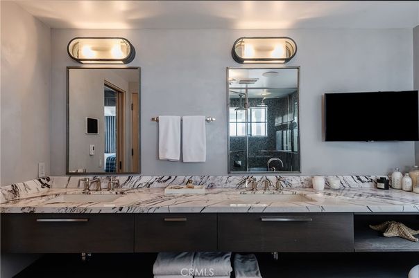 Bathroom, Dual Sink Vanities, Interior