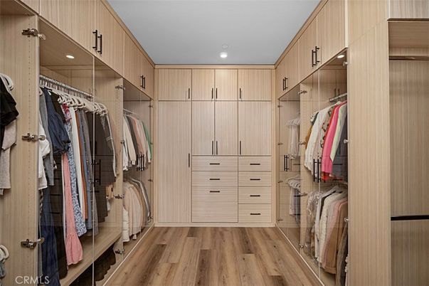 Interior, Recessed Lighting, Walk-in Closets, Wood Texture Flooring
