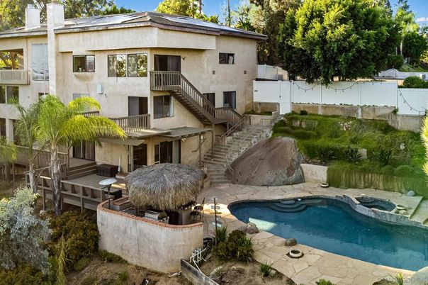 Exterior, Pool