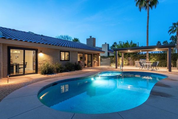 Exterior, Pool
