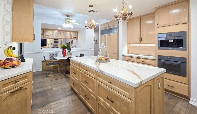 Chandelier, Dining room, Interior, Kitchen, Recessed Lighting, Wood Texture Flooring