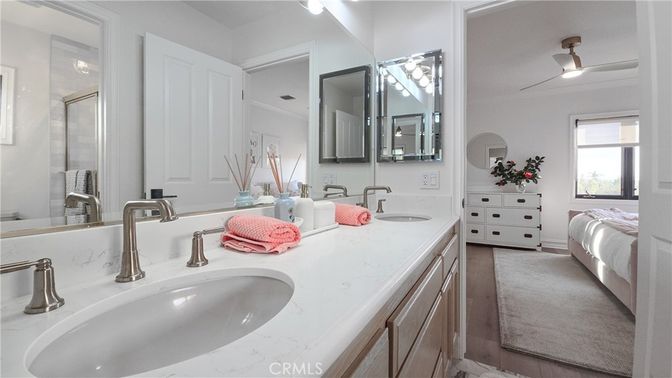 Bathroom, Bedroom, Dual Sink Vanities, Glass Shower, Interior
