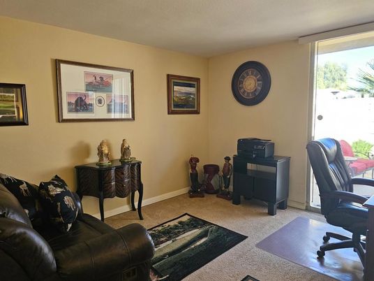 Home Office, Interior