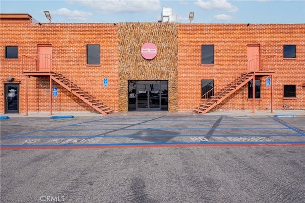 Exterior, Facade, Brick Facade, Rowhouse