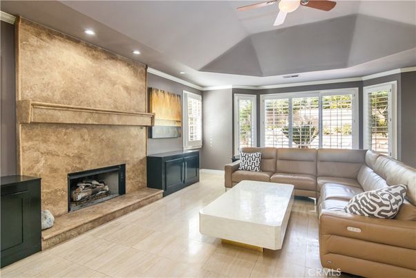 Fireplace, Interior, Living room, Recessed Lighting