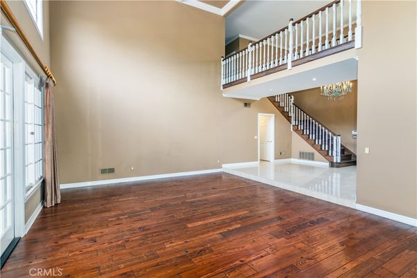 Chandelier, Empty room, Interior, Wood Texture Flooring