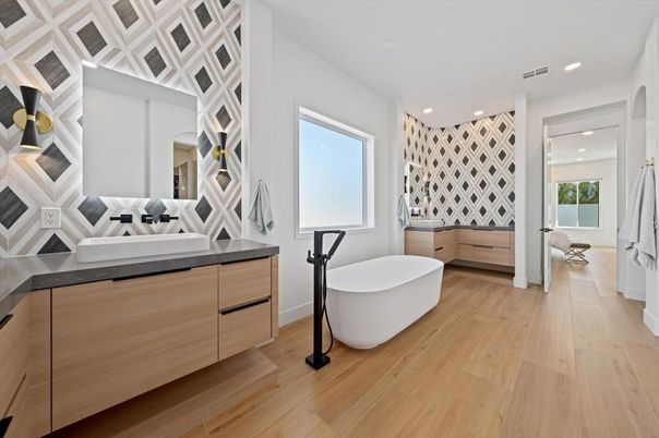 Bathroom, Free Standing Baths, Interior, Recessed Lighting, Wood Texture Flooring