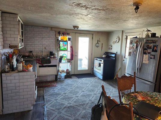 Interior, Kitchen, Stone Walls, Washer