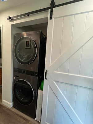 Interior, Utility Closets, Washer, Wood Texture Flooring