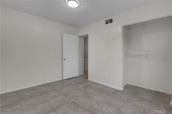 Empty room, Interior, Walk-in Closets
