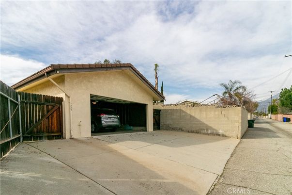 Detached Garage, Exterior