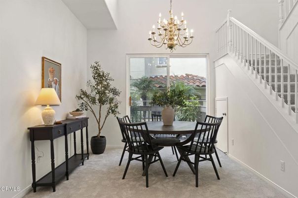Chandelier, Dining room, Interior