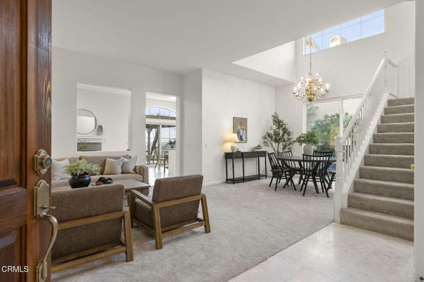 Chandelier, Dining room, Interior, Living room
