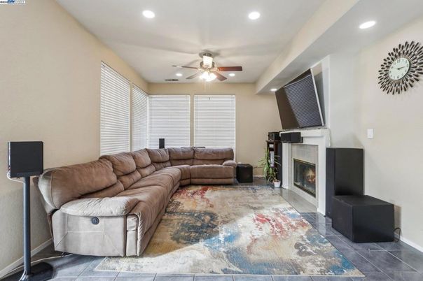Fireplace, Interior, Living room, Recessed Lighting