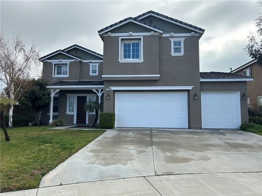 Attached, Exterior, Facade, American Craftsman
