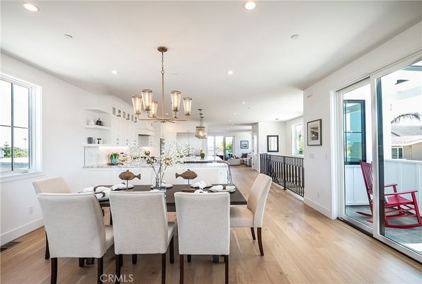 Dining room, Interior, Kitchen, Pendant Lights, Recessed Lighting, Wood Texture Flooring