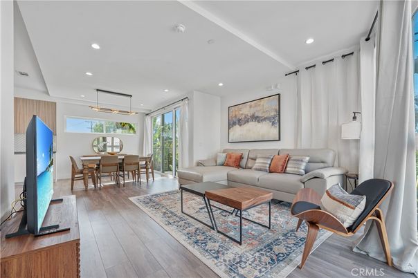 Dining room, Interior, Living room, Pendant Lights, Recessed Lighting, Wood Texture Flooring