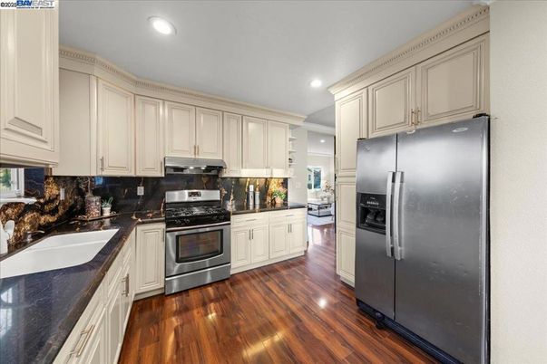 Interior, Kitchen, Recessed Lighting, Wood Texture Flooring