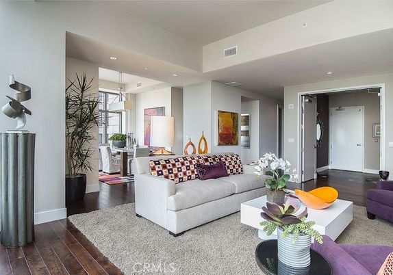 Dining room, Interior, Living room, Pendant Lights, Recessed Lighting, Wood Texture Flooring