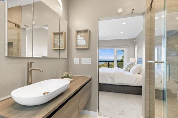 Bathroom, Bedroom, Glass Shower, Interior, Recessed Lighting, Water