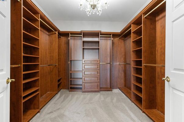 Chandelier, Interior, Walk-in Closets