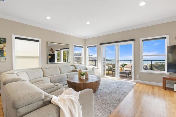 Interior, Living room, Recessed Lighting, Water, Wood Texture Flooring